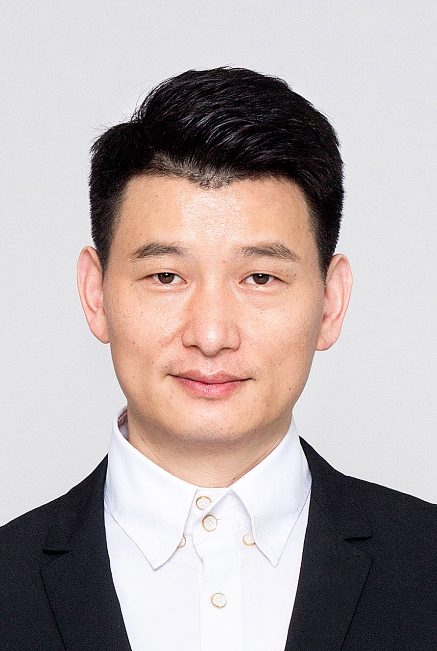Yu Benchao, senior analyst, business vice president